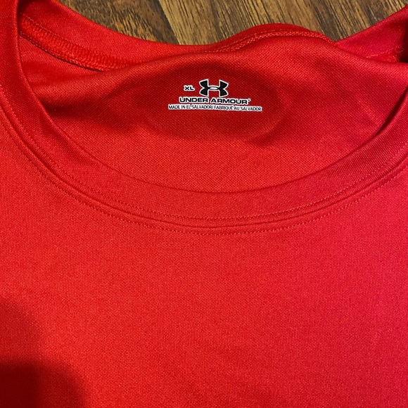 Used Under Armour Team Issued Workout Shirt - Picture 2 of 3